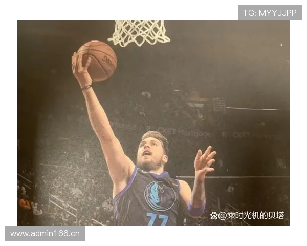 卢卡·东契奇回家买菜的视频，篮子里全是精品，路人当场脸绿