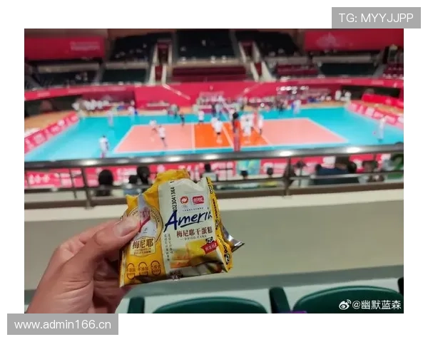 张雨霏训练间隙拿的零食比我一个月工资还贵，真是日常中的富豪啊