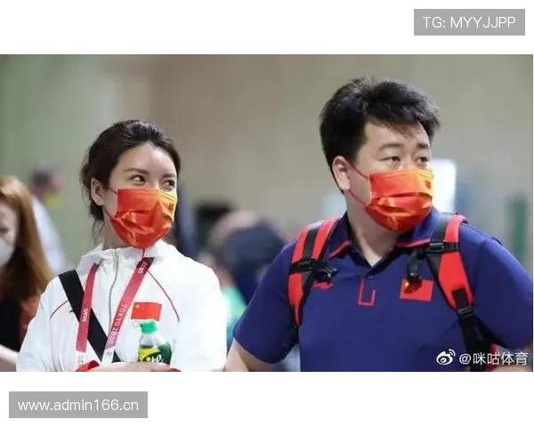 庞伟逛菜市场像隔壁大哥，付款那一刻却像会计师在点名牌，反差笑死我