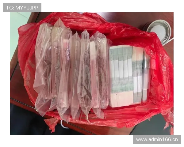 潘展乐出门拎的那袋子，看着能顶我半年房租，我瞬间自我怀疑